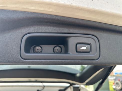 Used 2017 Honda Pilot EX-L image 11