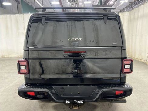 Used 2021 Jeep Gladiator Overland image 3