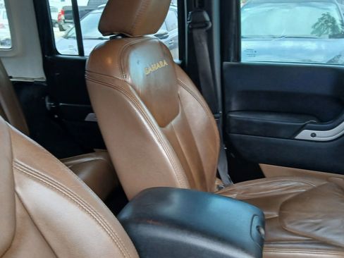 Used 2013 Jeep Wrangler Unlimited Sahara w/ Connectivity Group AWD/4WD image 28