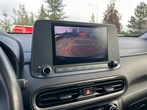 Used 2022 Hyundai Kona SEL w/ Convenience Package image 19