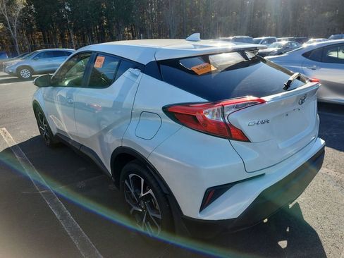 Used 2018 Toyota C-HR XLE image 2
