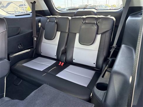 Used 2022 Ford Explorer XLT w/ Equipment Group 202A image 15