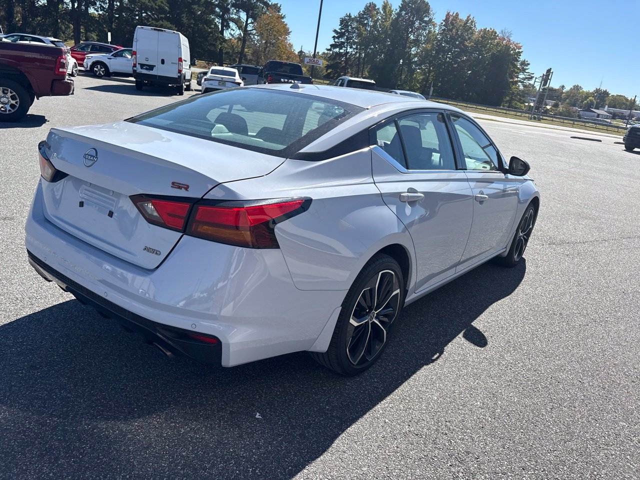 Used 2024 Nissan Altima 2.5 SR w/ SR Premium Package AWD/4WD image 10