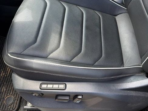 Used 2024 Volkswagen Tiguan SEL R-Line AWD/4WD image 8