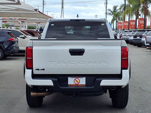 Certified 2024 Toyota Tacoma TRD Off-Road AWD/4WD image 5