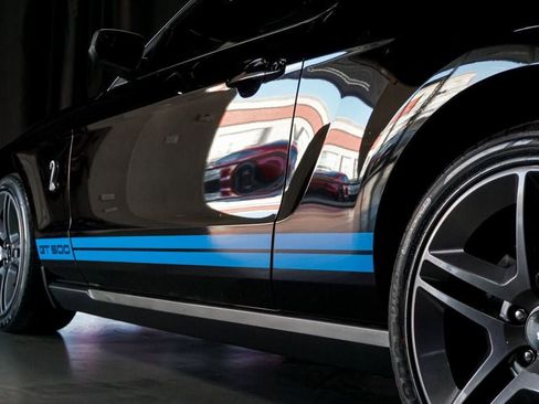 Used 2012 Ford Mustang Shelby GT500 w/ Electronics Pkg image 39