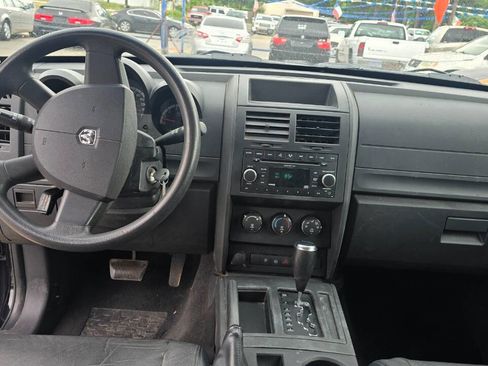 Used 2007 Dodge Nitro SXT RWD image 9