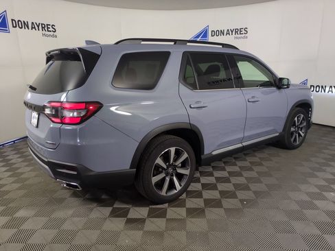 Used 2024 Honda Pilot Touring image 5