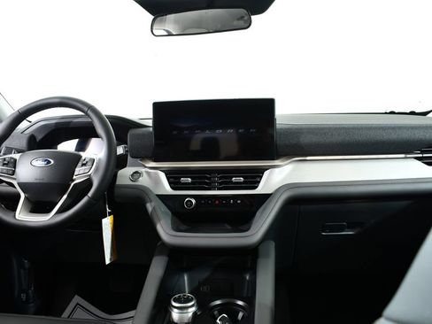 New 2026 Ford Explorer Active w/ Active Comfort Package AWD/4WD image 7