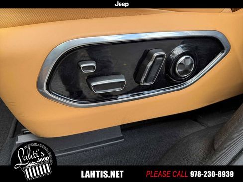 Used 2023 Jeep Grand Cherokee L Summit image 31