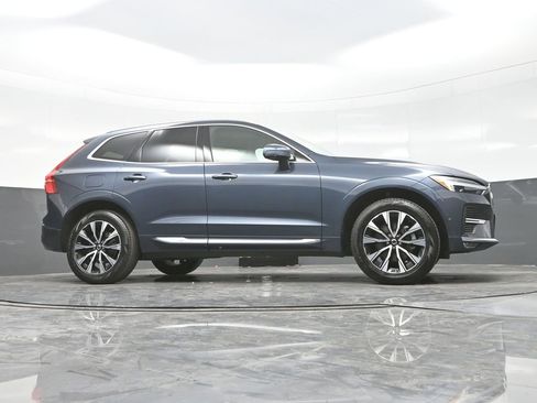 Used 2023 Volvo XC60 B5 Plus image 27
