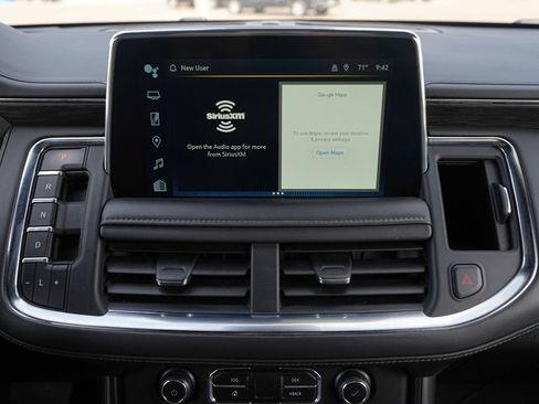 Used 2024 Chevrolet Suburban LT AWD/4WD image 31