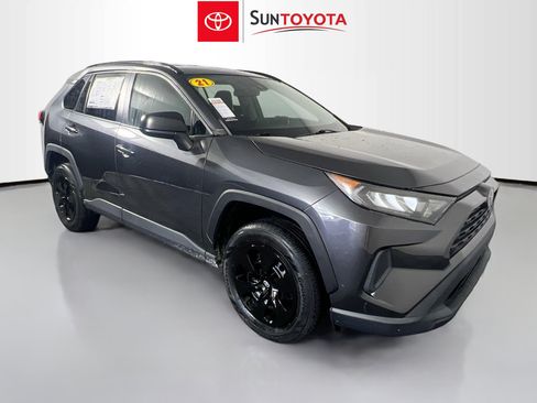 Used 2021 Toyota RAV4 LE FWD image 1