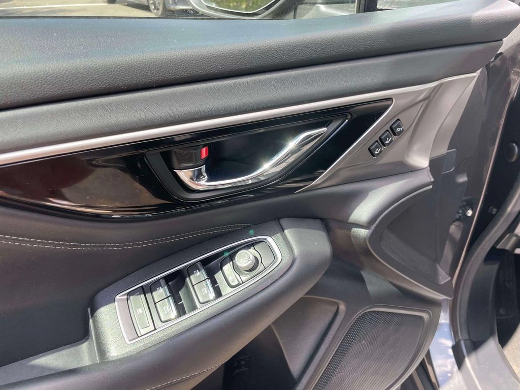 Used 2020 Subaru Outback Limited AWD/4WD image 16