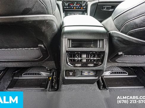 Used 2025 Jeep Grand Cherokee Altitude AWD/4WD image 30