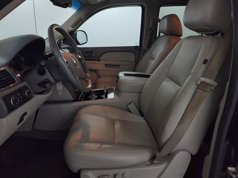 Used 2013 Chevrolet Avalanche LTZ AWD/4WD image 14