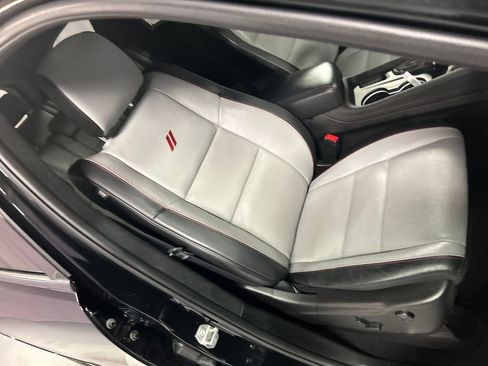 Used 2024 Dodge Durango GT image 27