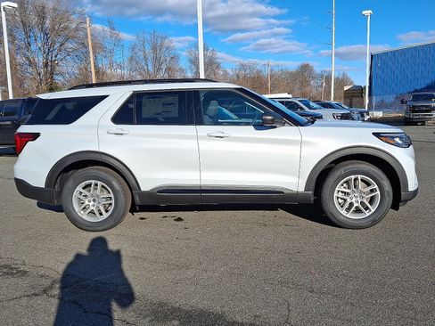 New 2026 Ford Explorer Active image 8