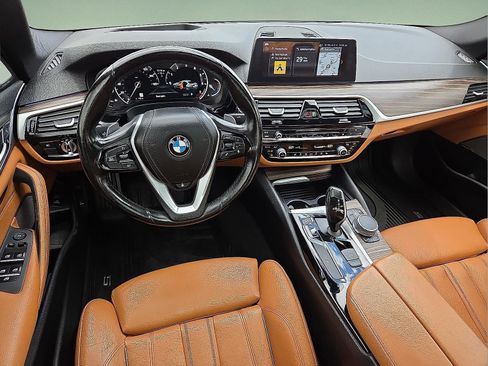 Used 2018 BMW 530i xDrive w/ Premium Package AWD/4WD image 11