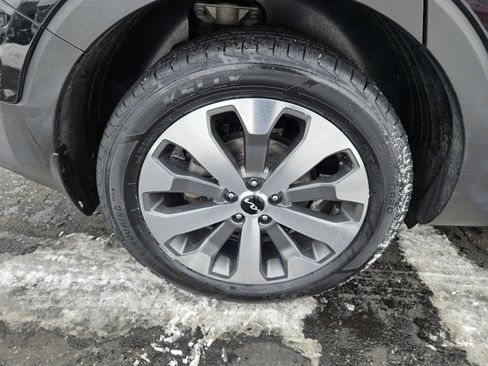 Used 2022 Kia Telluride S image 25