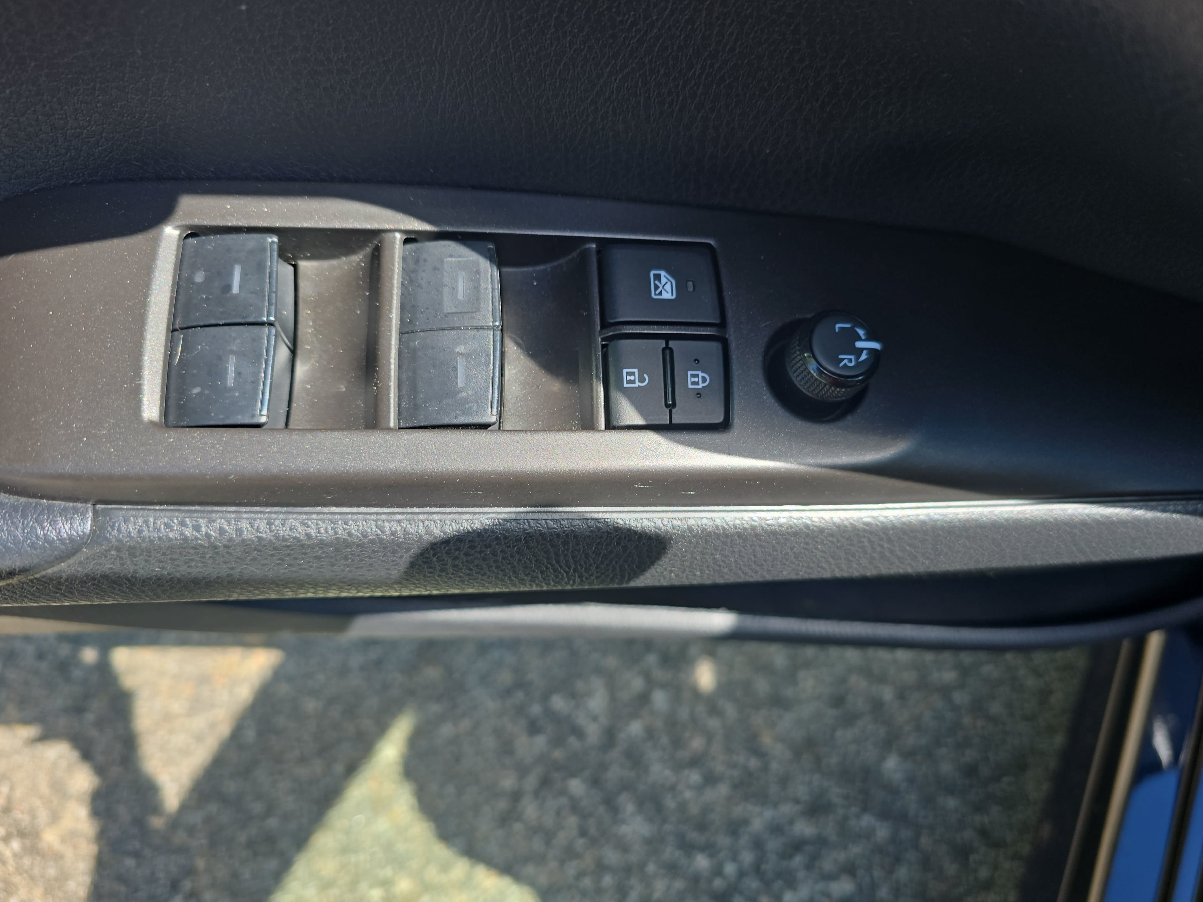 Used 2024 Toyota Camry SE FWD image 27