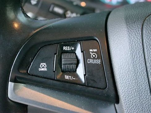 Used 2019 Chevrolet Trax LT w/ LT Convenience Package FWD image 16