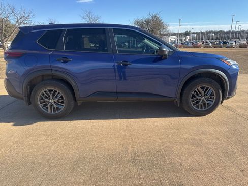 Used 2021 Nissan Rogue S image 3