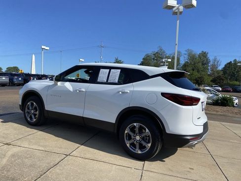Used 2025 Chevrolet Blazer LT FWD image 8