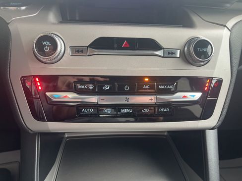 Certified 2024 Ford Explorer XLT AWD/4WD image 24