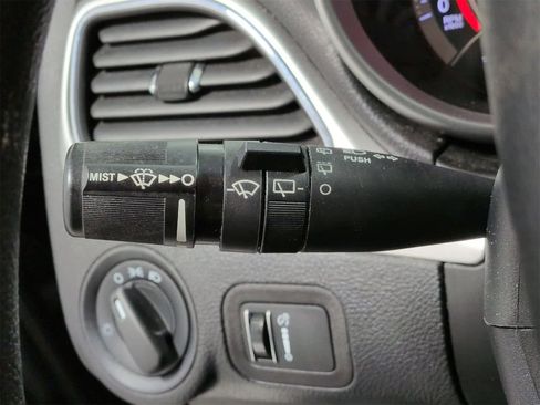 Used 2018 Dodge Journey SE image 26