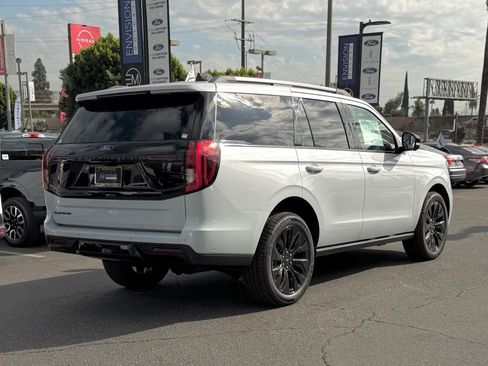 New 2026 Ford Expedition Platinum AWD/4WD image 8