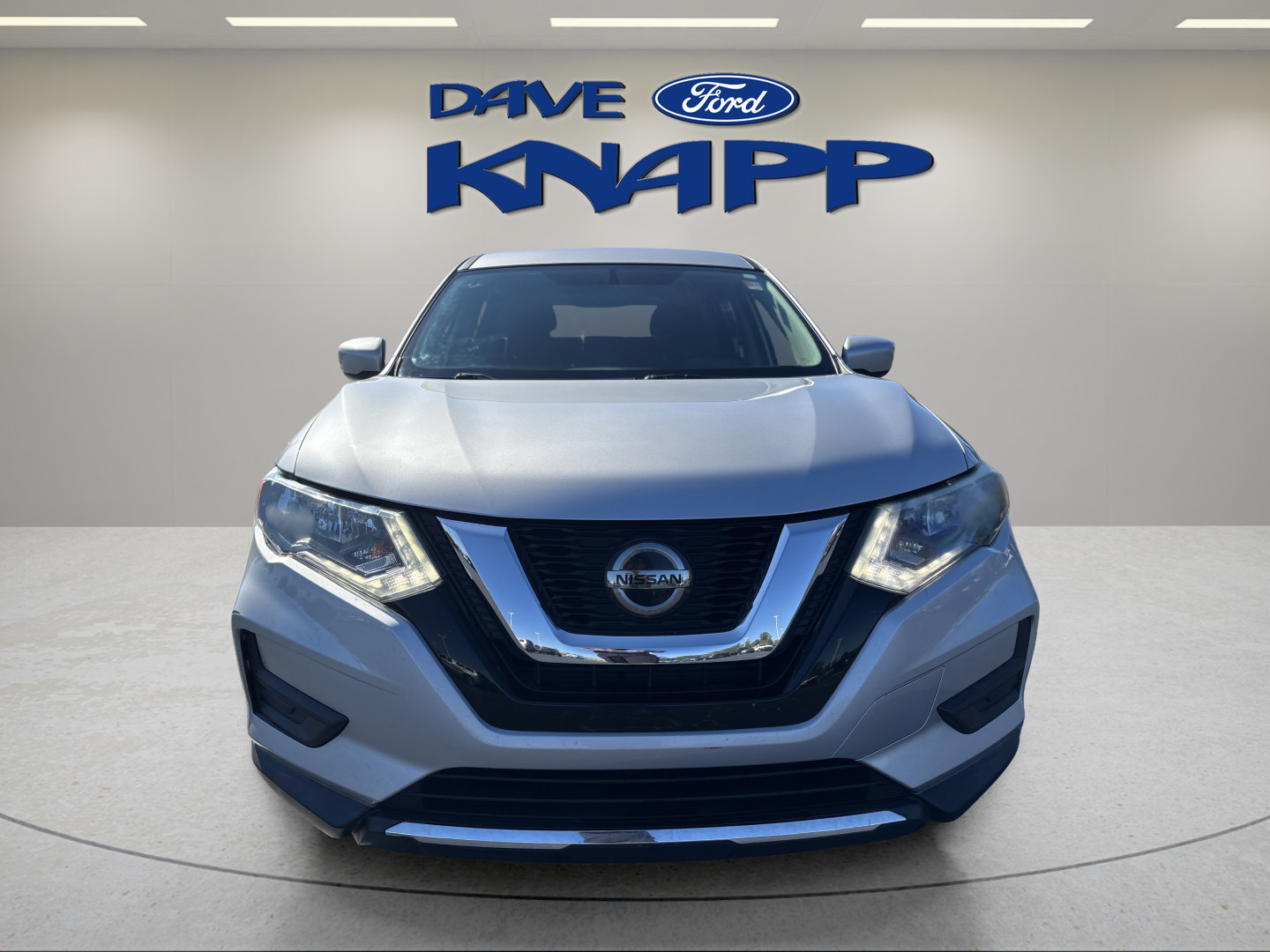 Used 2018 Nissan Rogue S FWD image 2