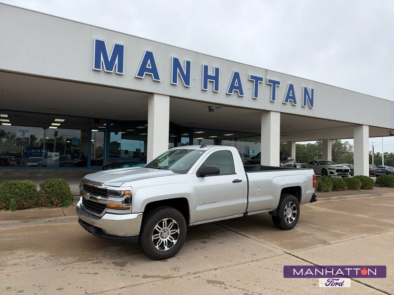Used 2018 Chevrolet Silverado 1500 W/T w/ WT Convenience Package AWD/4WD image 1