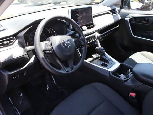 Used 2024 Toyota RAV4 LE AWD/4WD image 3