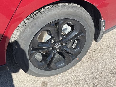 Certified 2025 Honda Accord SE image 9