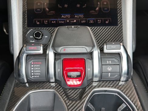 Used 2020 Lamborghini Urus AWD/4WD image 22