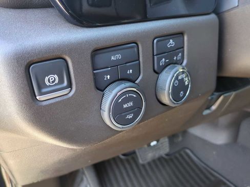 Used 2025 Chevrolet Silverado 1500 LT image 35