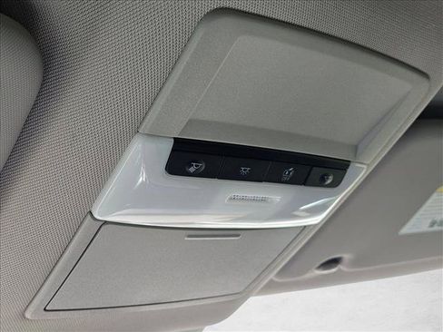 Used 2023 Nissan Rogue S FWD image 17