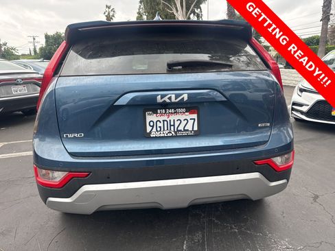 Used 2023 Kia Niro EX image 5