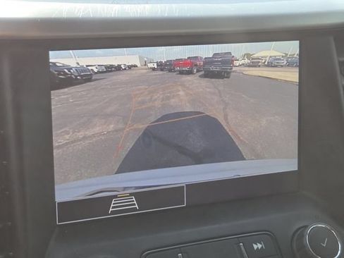 Used 2023 GMC Acadia SLE w/ Driver Convenience Package FWD image 6
