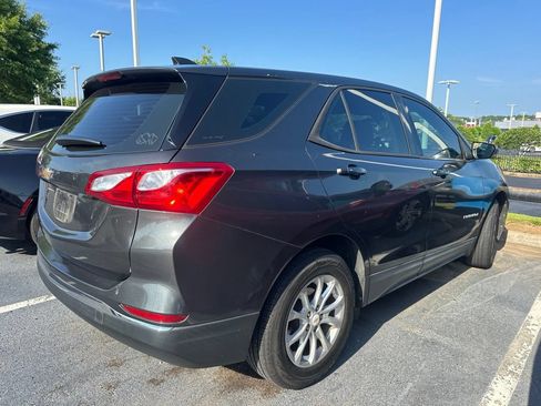 Used 2018 Chevrolet Equinox LS FWD image 3