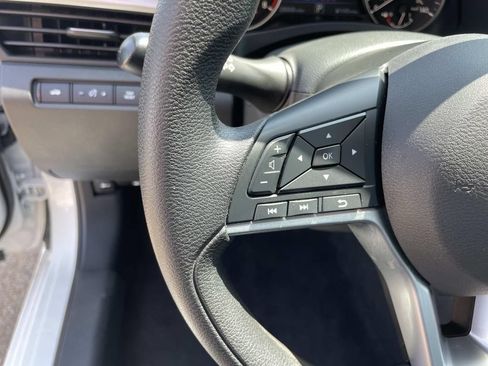Used 2025 Nissan Altima 2.5 SV FWD image 28