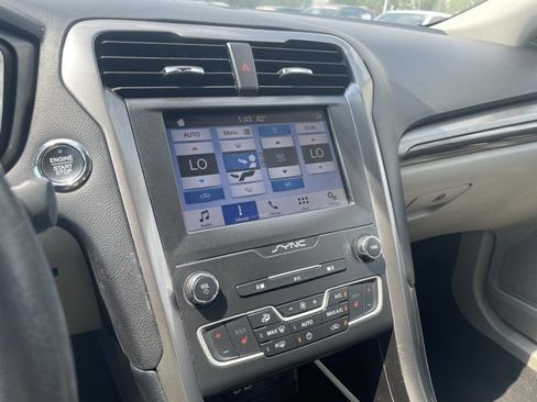 Used 2019 Ford Fusion SEL image 13