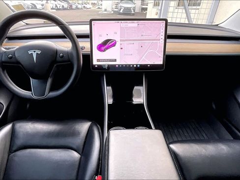 Used 2019 Tesla Model 3 Standard Range image 13