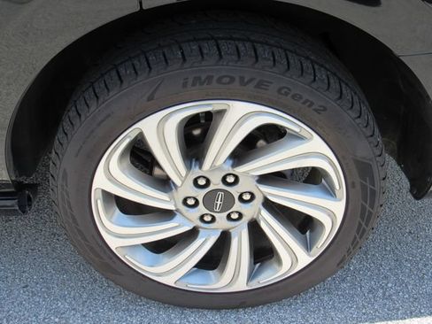 Used 2023 Lincoln Navigator Reserve AWD/4WD image 14