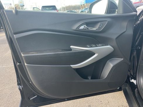 New 2026 Chevrolet Trax RS w/ Sunroof Package image 20