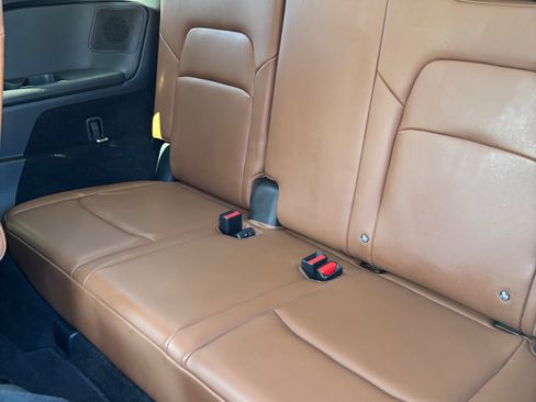 Used 2022 Nissan Pathfinder Platinum image 11