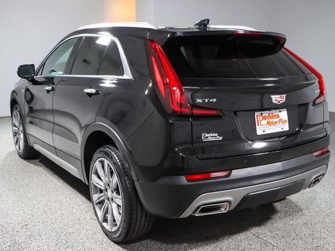 Used 2023 Cadillac XT4 Premium Luxury w/ Cold Weather Package FWD image 9