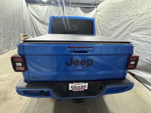 Used 2022 Jeep Gladiator Overland image 4