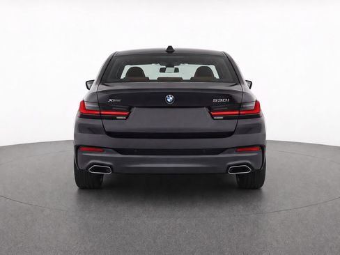 Used 2021 BMW 530i w/ M Sport Package RWD image 4